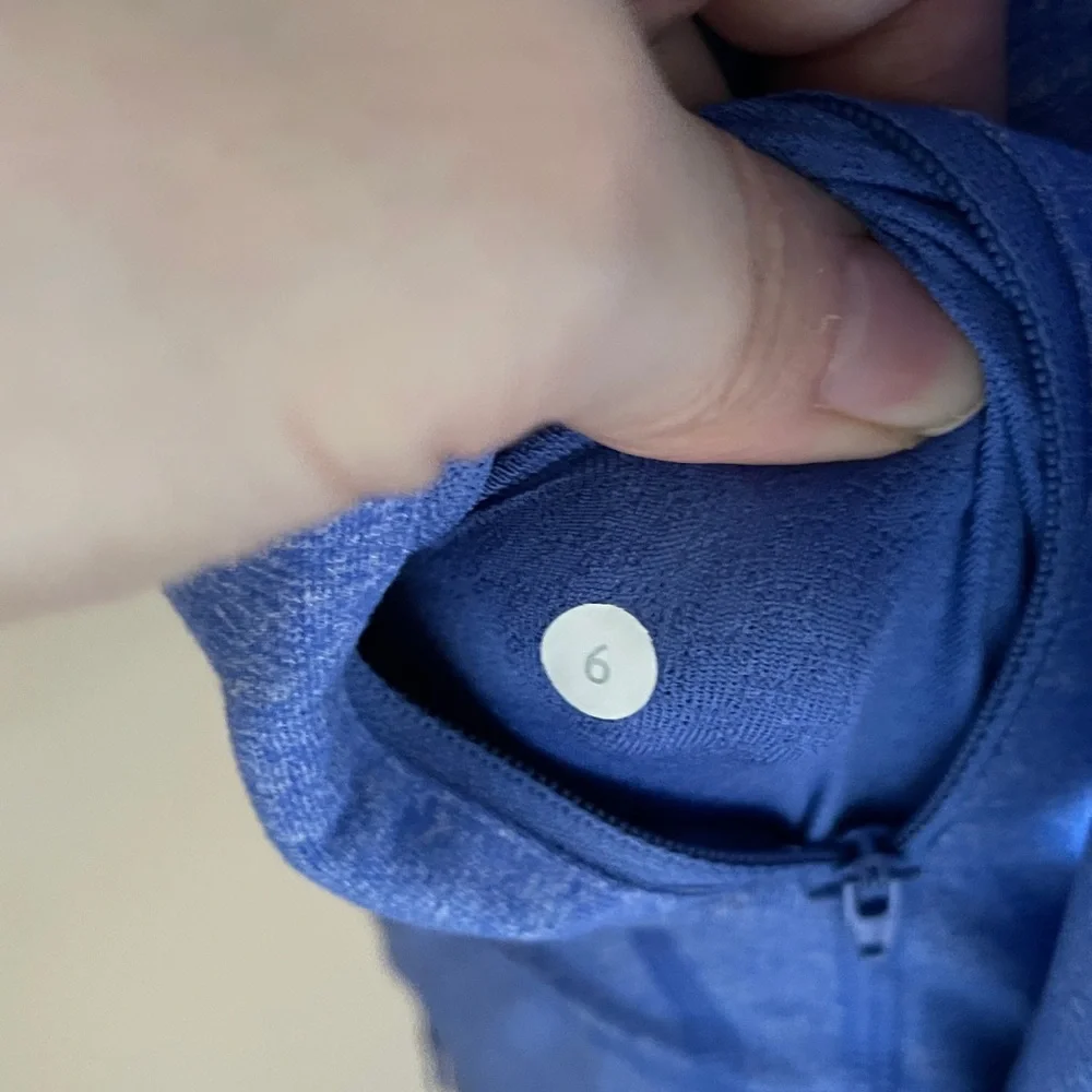 Lululemon Women's Scuba Hoodie - Picture 9 of 9